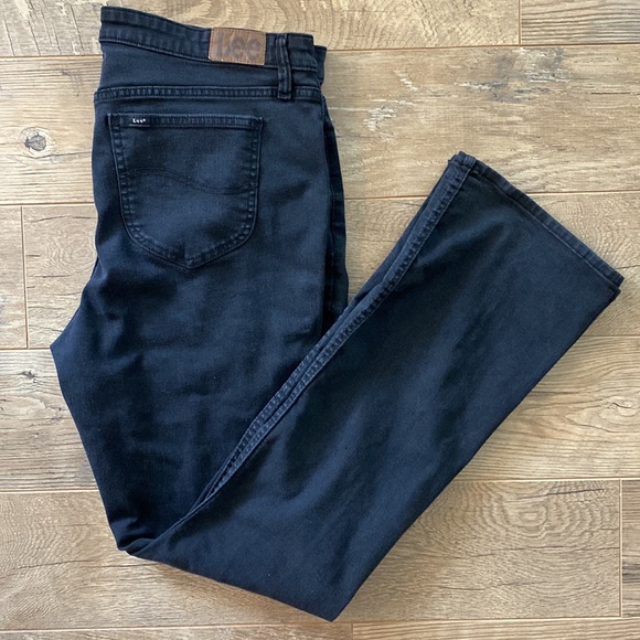 Lee Regular Fit Boot Cut Mid Rise Black Distressed Jeans, size 13 L - Picture 1 of 11
